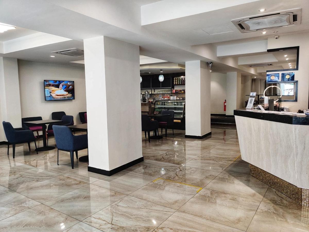 Meriton Inn Куантан Экстерьер фото