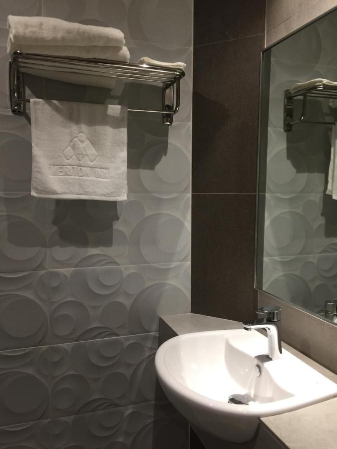 Meriton Inn Куантан Экстерьер фото