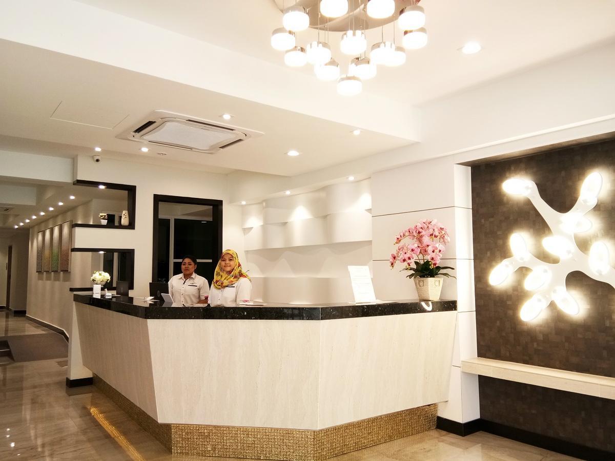 Meriton Inn Куантан Экстерьер фото