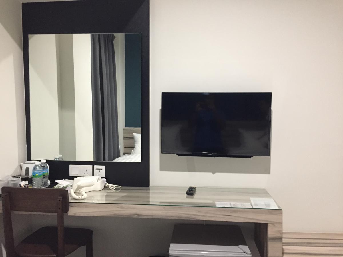 Meriton Inn Куантан Экстерьер фото
