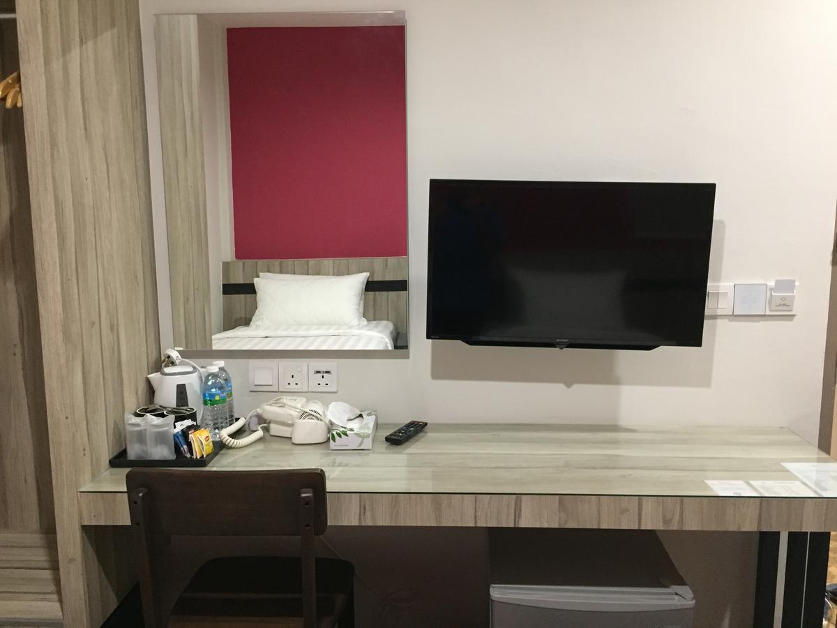 Meriton Inn Куантан Экстерьер фото
